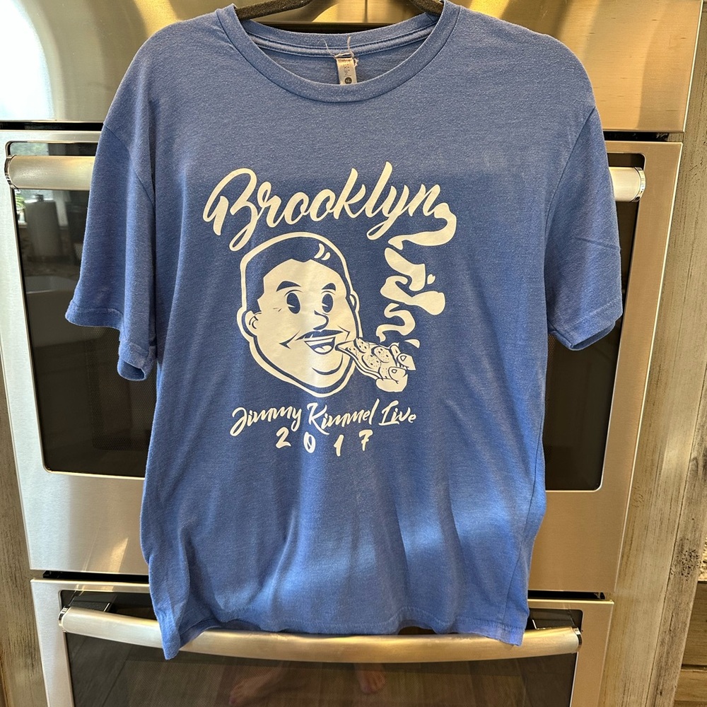 Jimmy Kimmel T shirt
Brooklyn with Howard Stern as guest - Picture 2 of 5